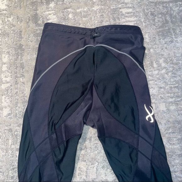 CW-X Compression Tights - Picture 7 of 8